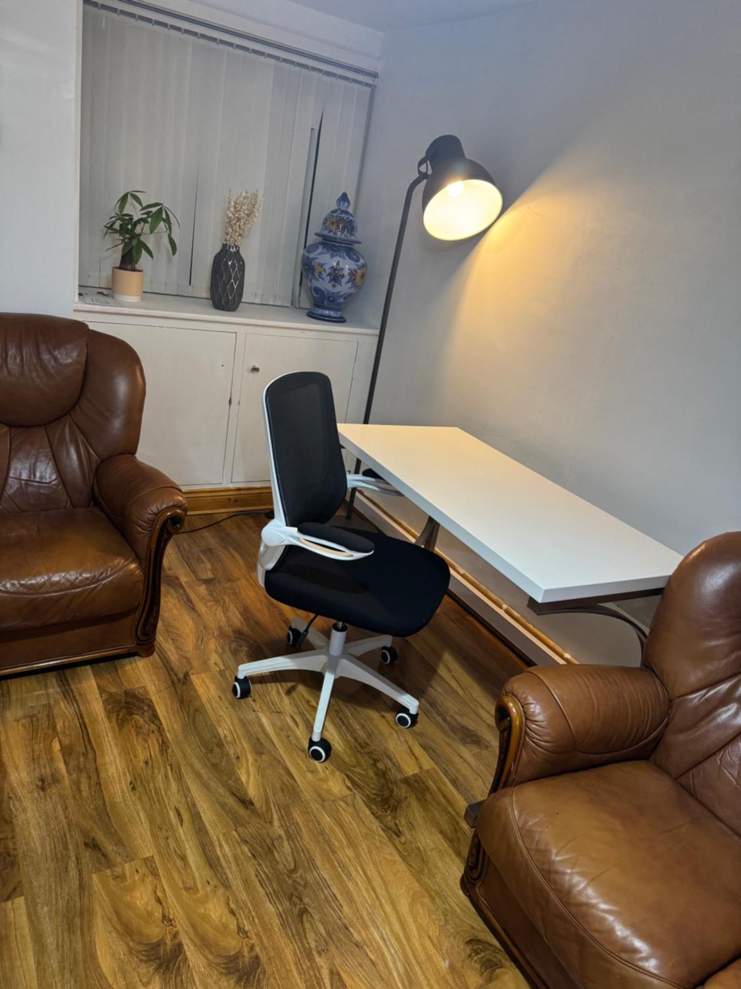 Vakantiehuis Luxury 4 Bedroom Entire In Free Parking Peaceful Place Smethwick Birmingham